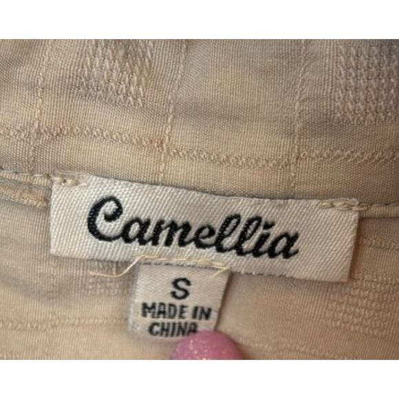 Camellia Cropped Button Up Blouse Womens Size S Lightweight Soft Beige Top Tan - Picture 3 of 4